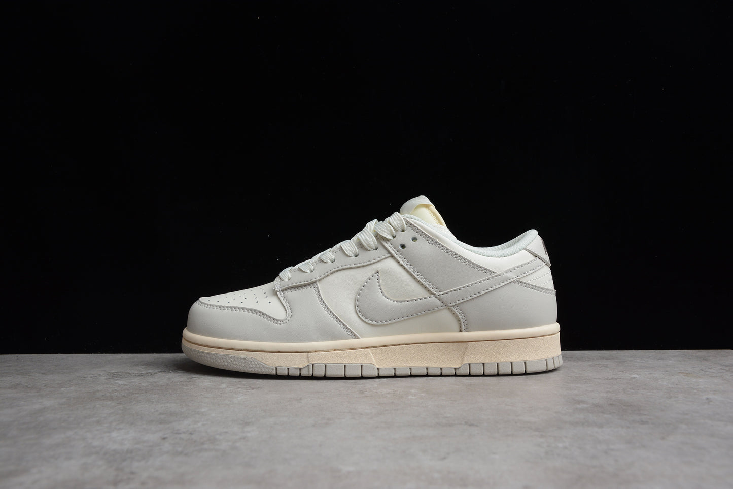 Nike Dunk Low Light Bone