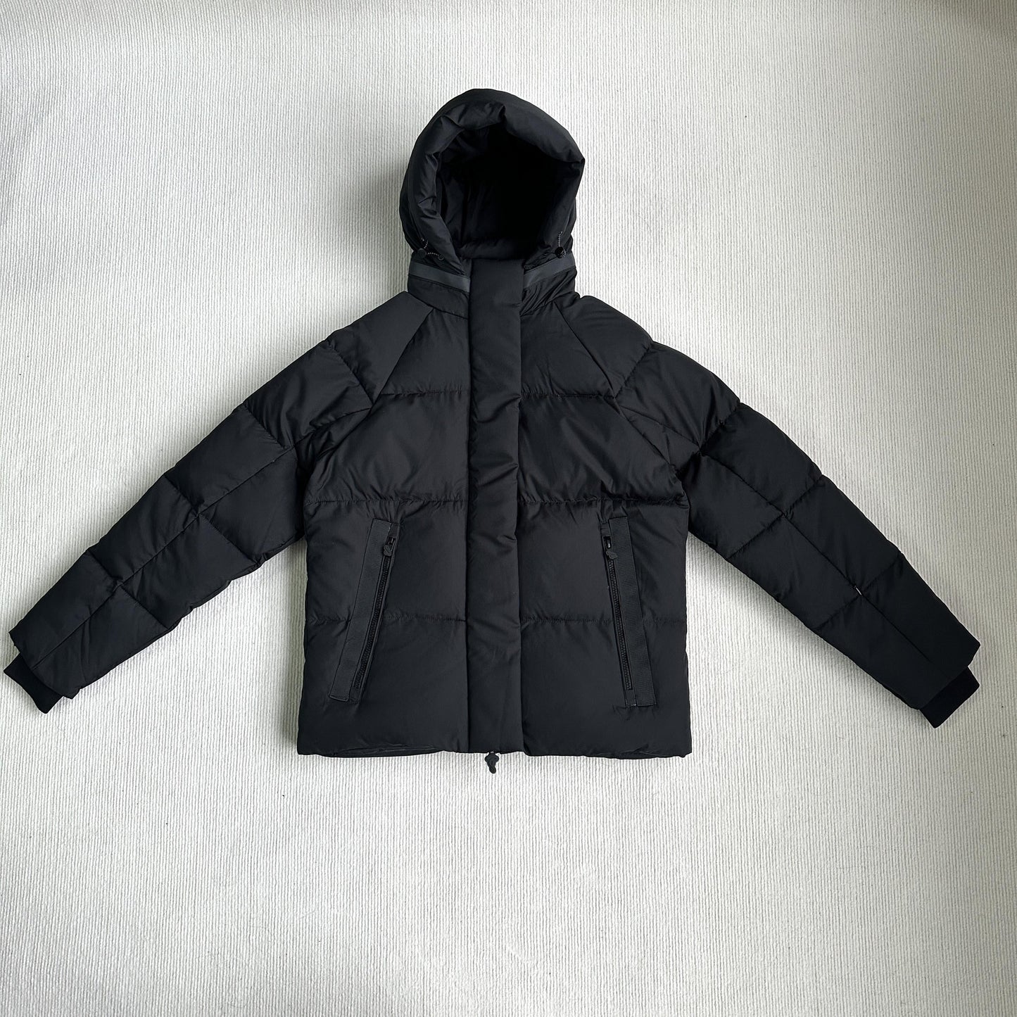 Synaworld Puffer Black