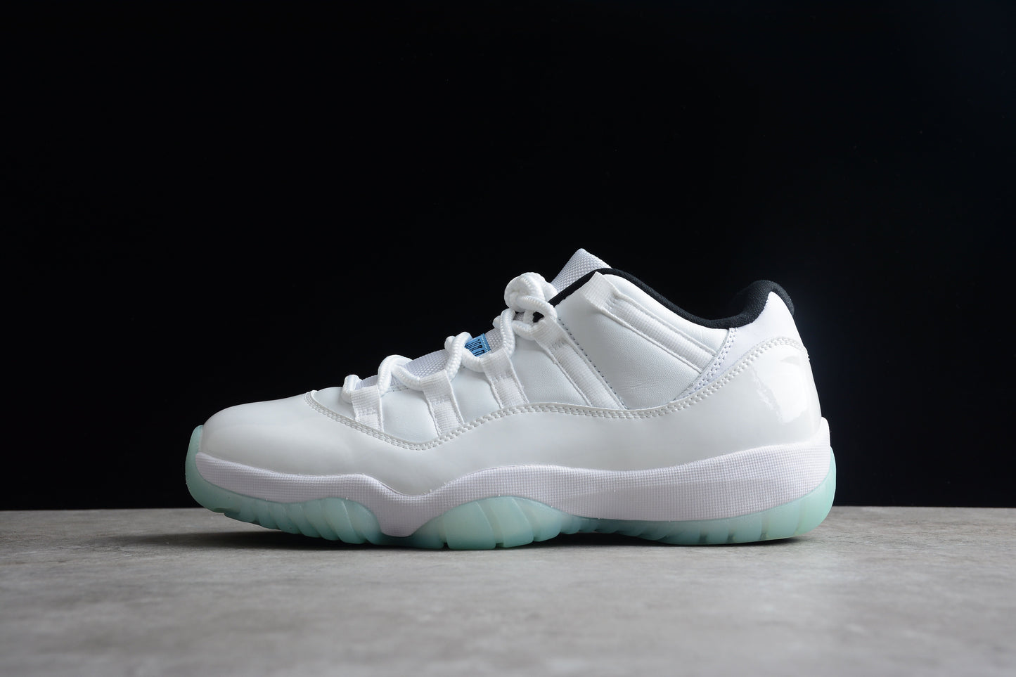 Air Jordan  11 Low "Legend Blue"