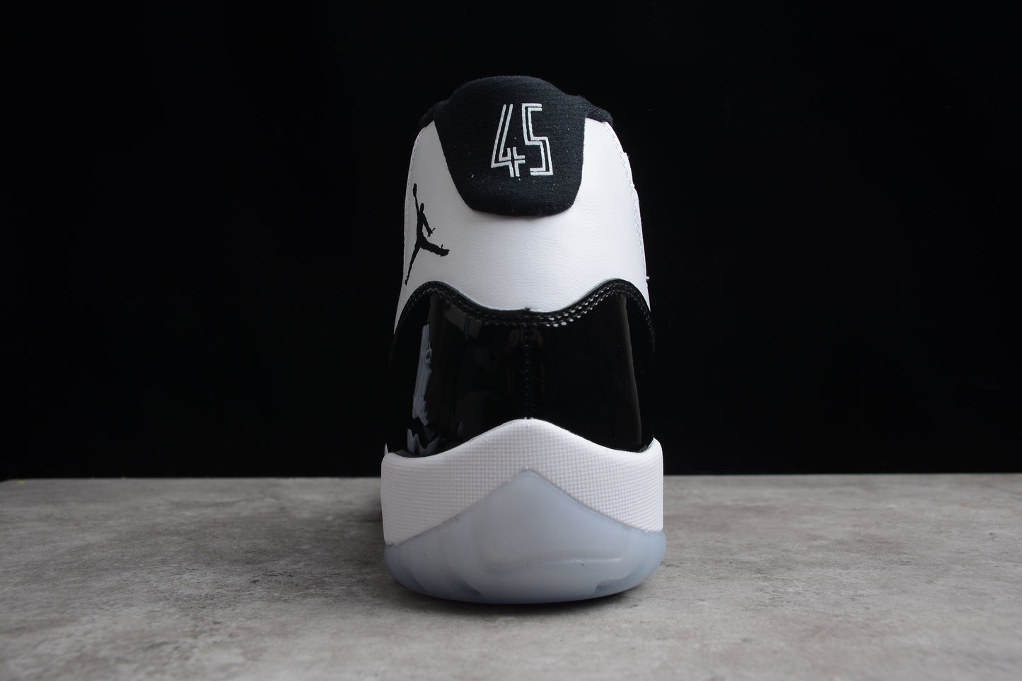 Air Jordan 11 "Concord"