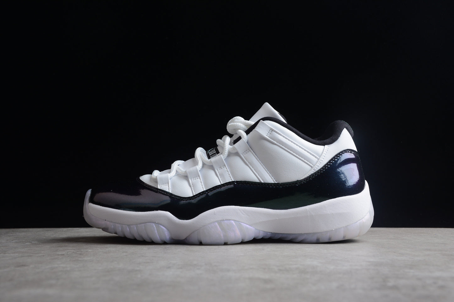 Air Jordan 11 Low "Easter"