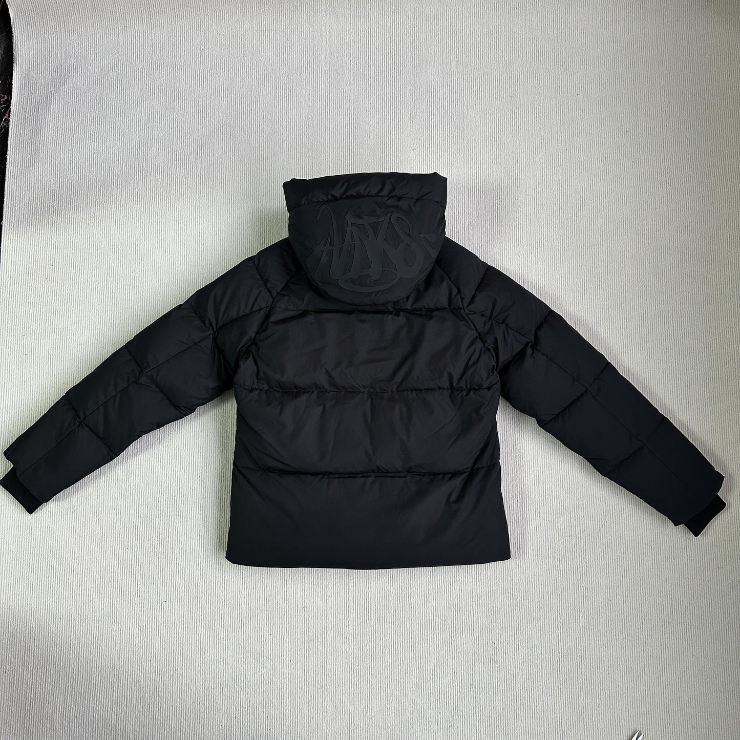 Synaworld Puffer Black