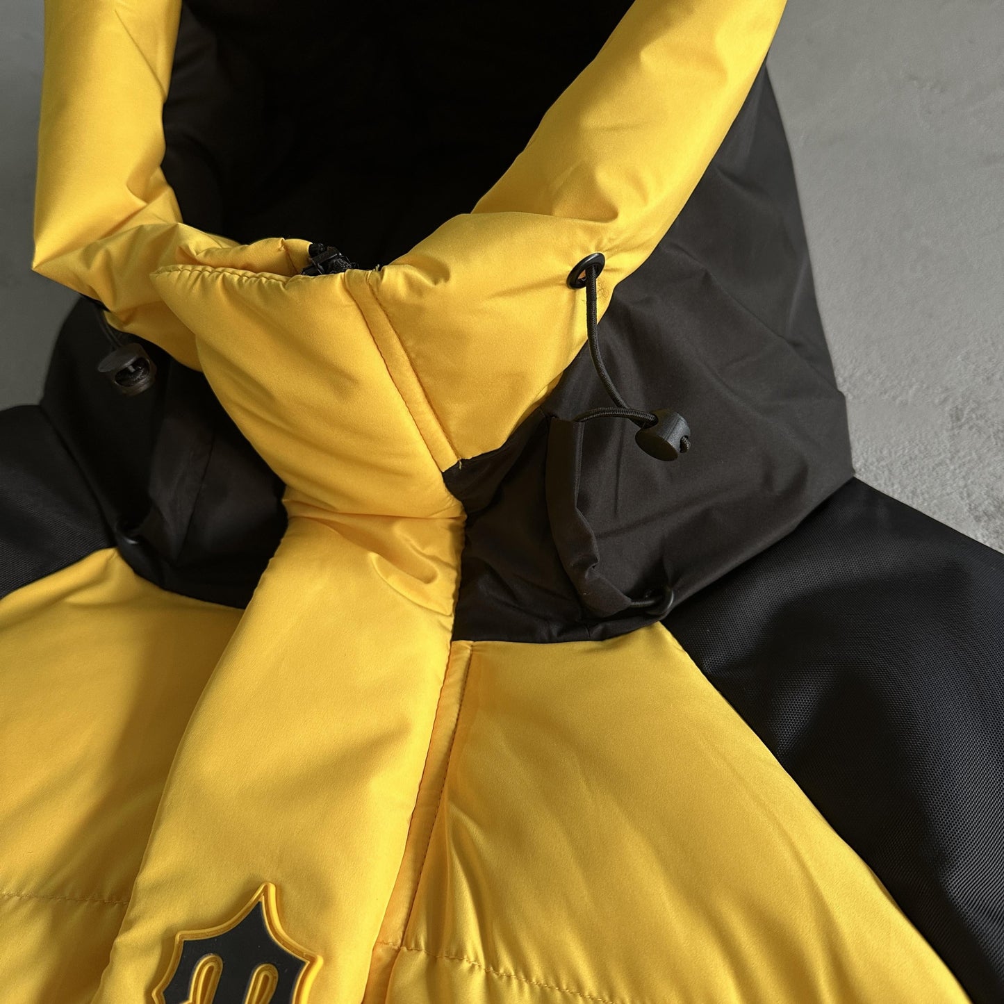 Trapstar Decoded Arch Puffer Jacket Black Yellow