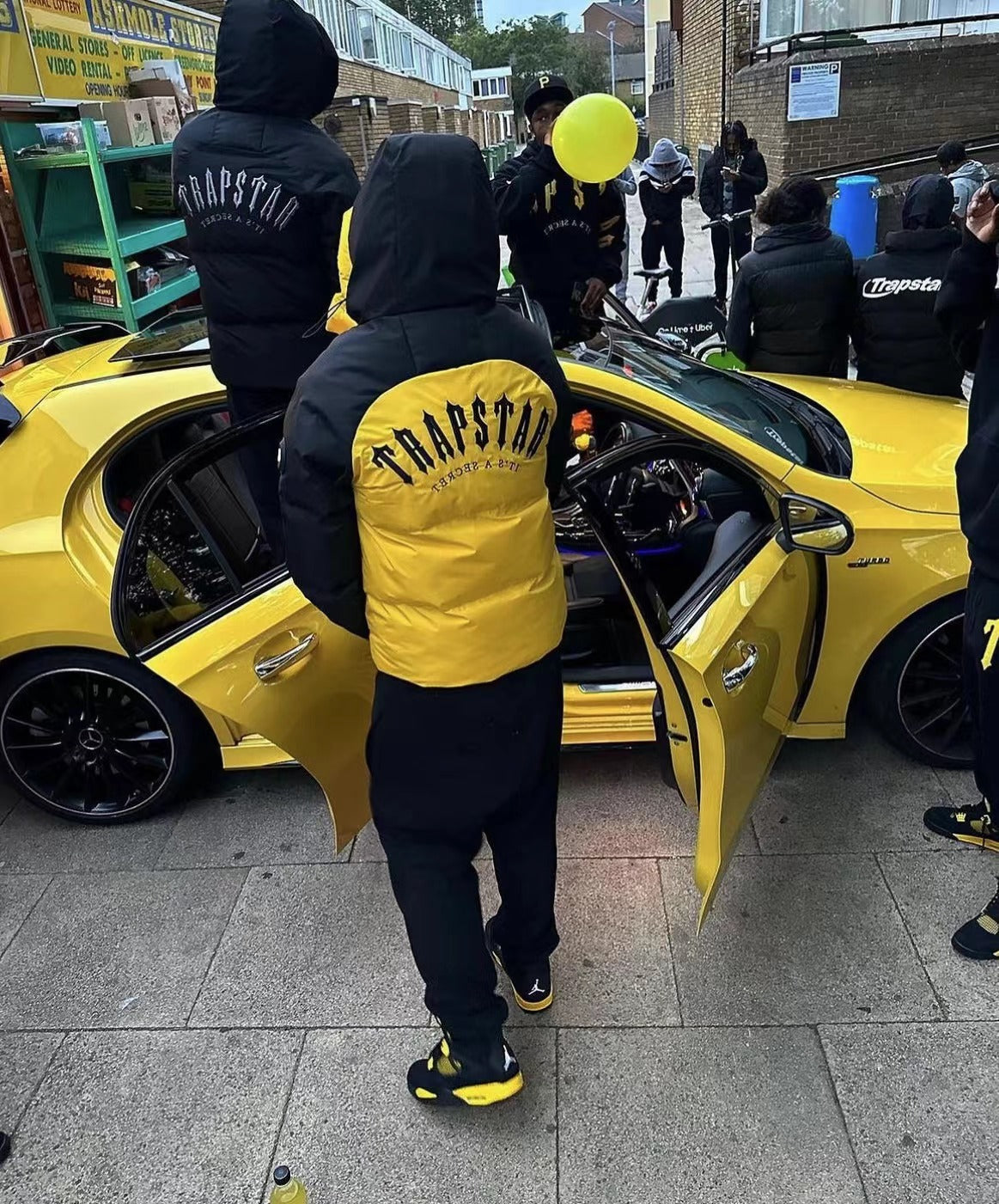 Trapstar Decoded Arch Puffer Jacket Black Yellow