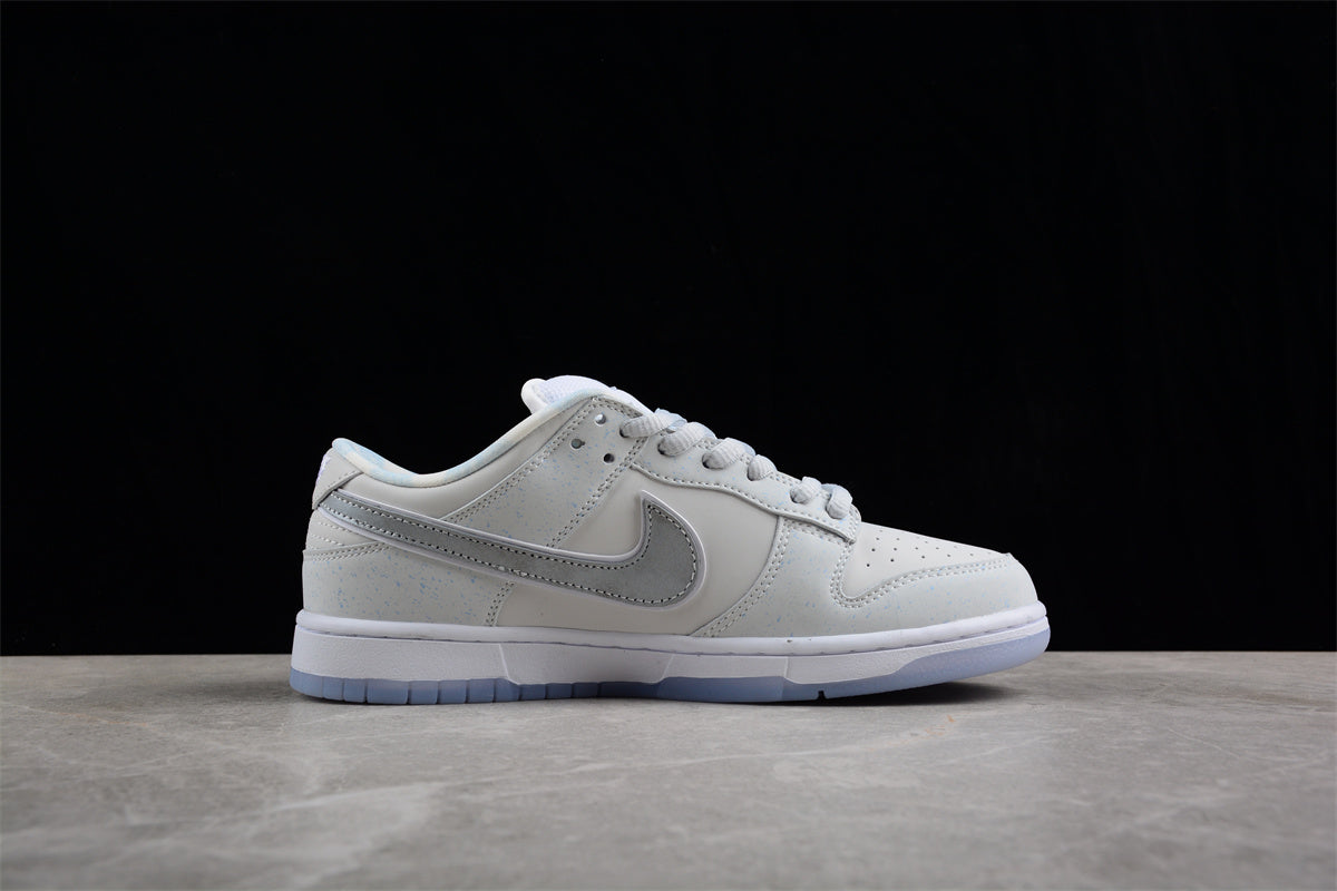 Nike SB Dunk Low White Lobster