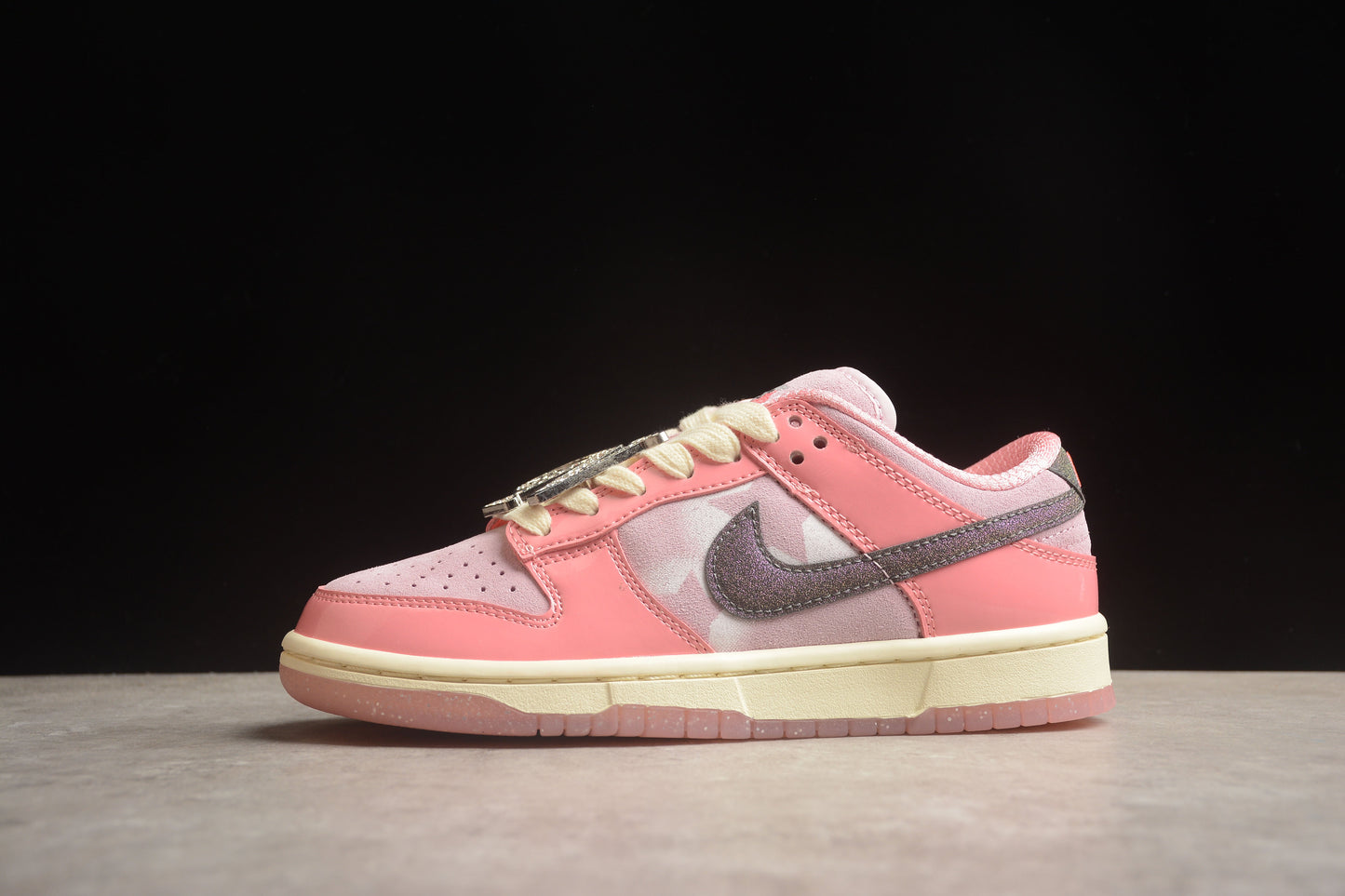 Nike Dunk Low LX Barbie