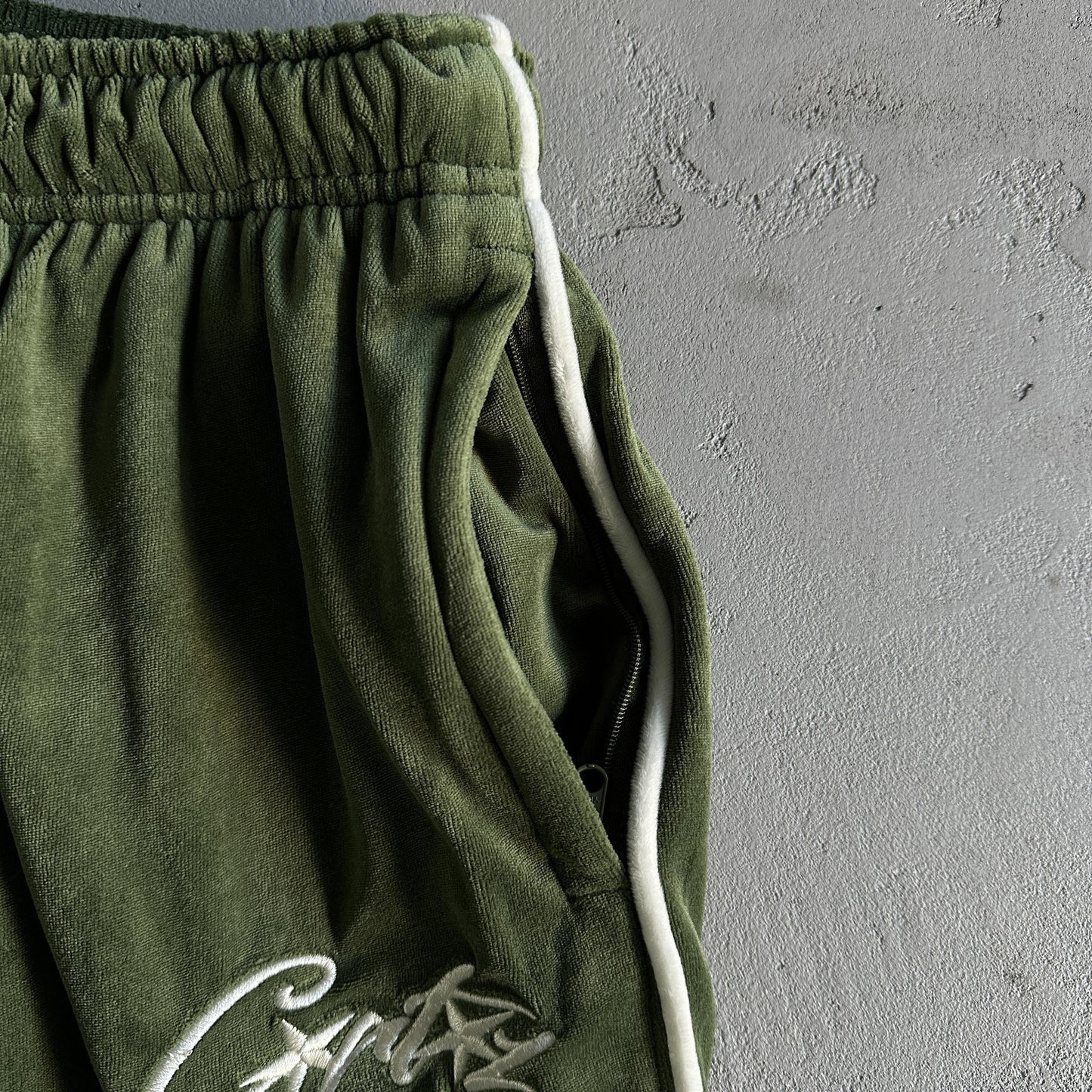 Corteiz Velvet Pant Green