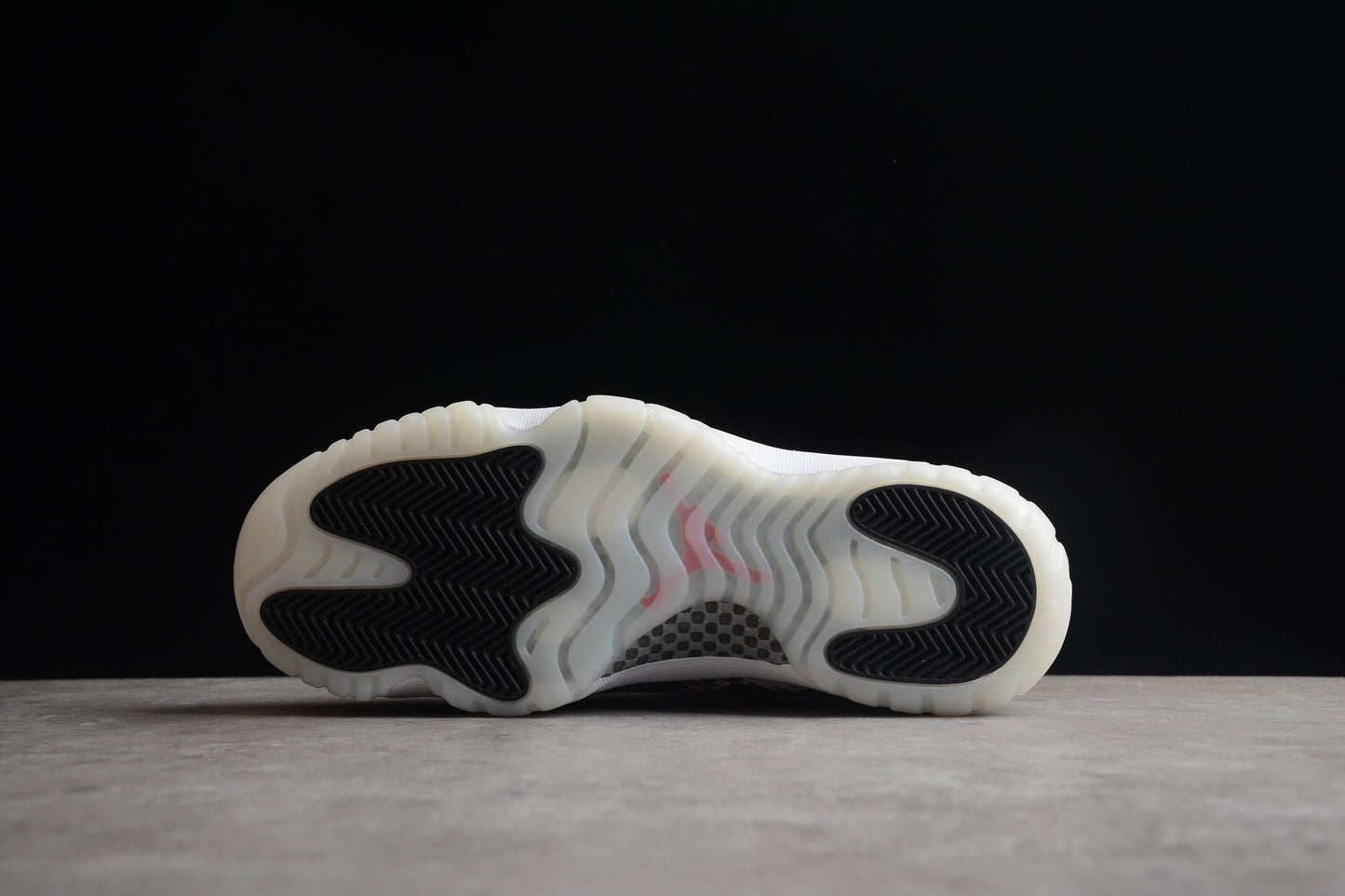 Air Jordan 11 basse "Serpente"