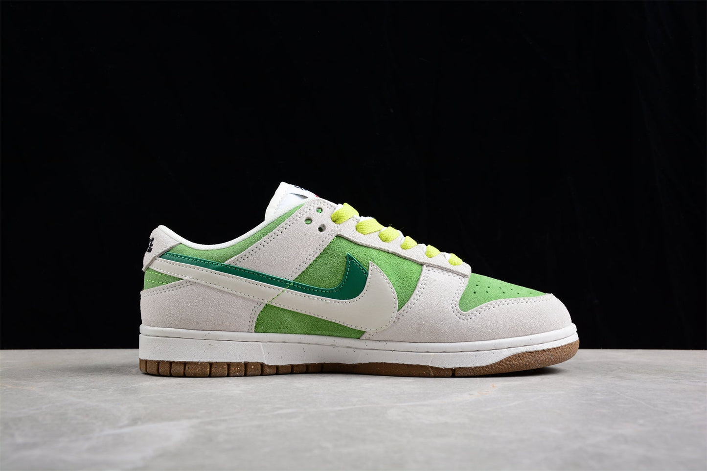 Nike Dunk Low SE 85 Avocado