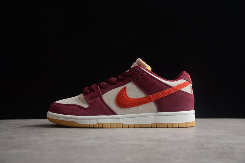 Nike SB Dunk Low Skate Like a Girl