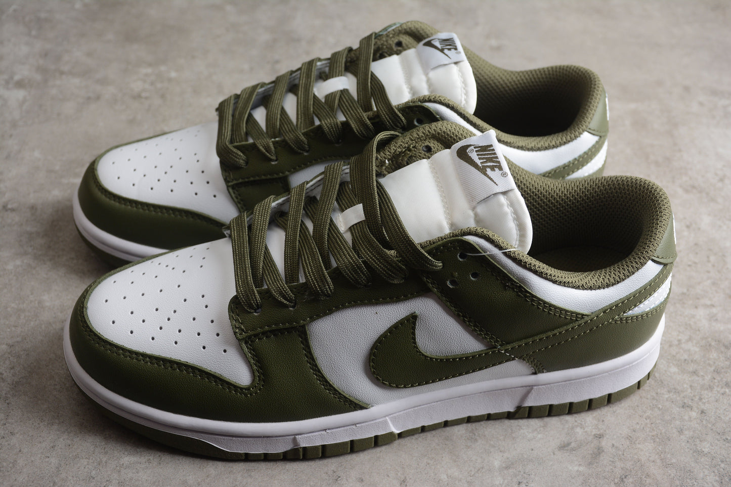 Nike Dunk Low Medium Olive