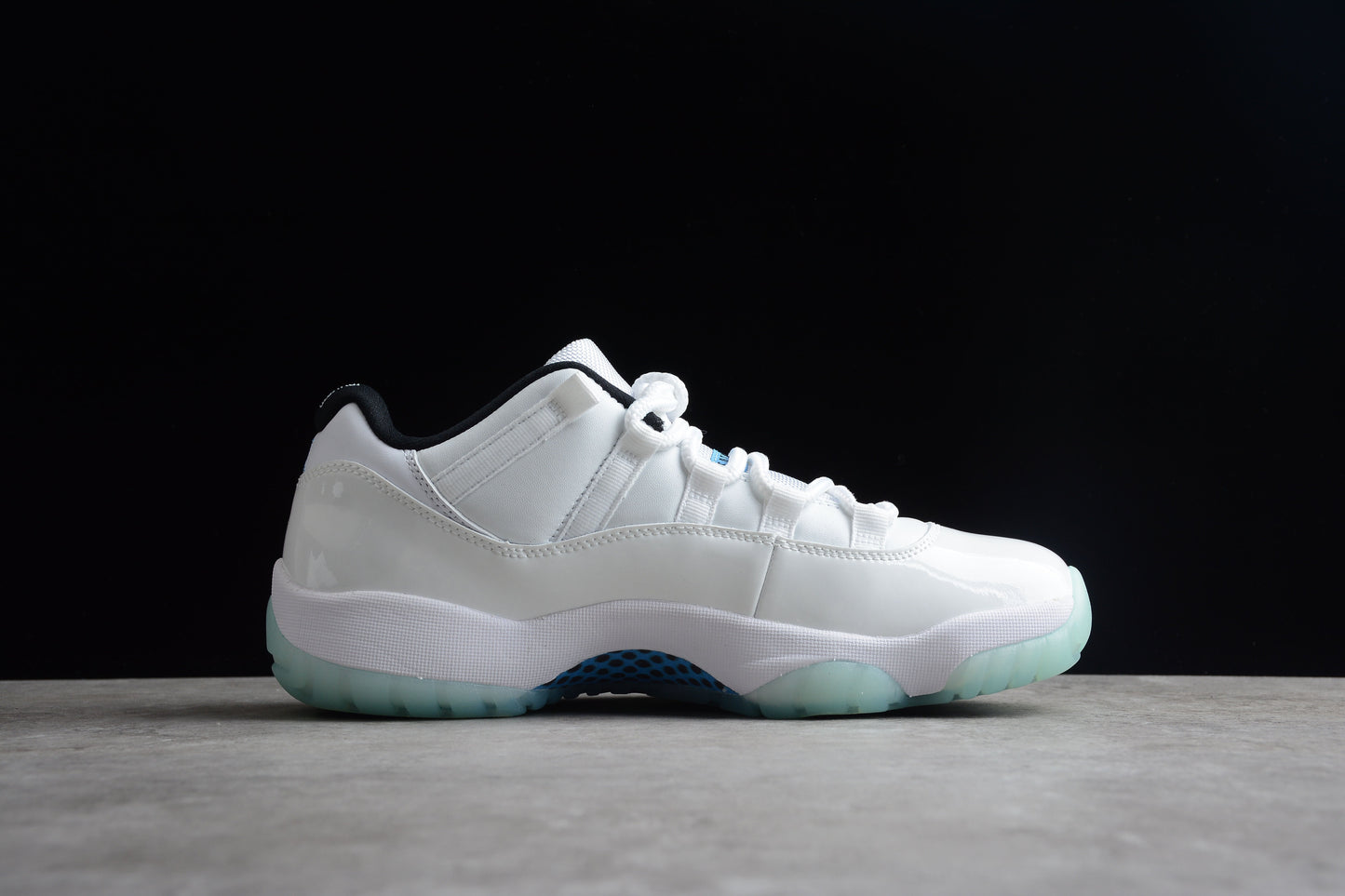 Air Jordan  11 Low "Legend Blue"