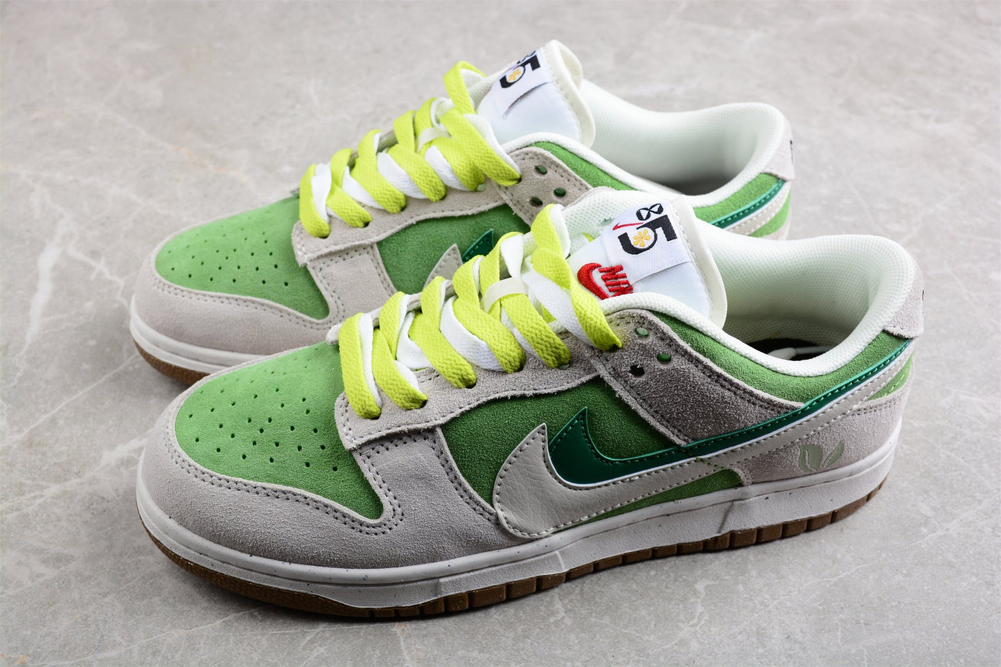 Nike Dunk Low SE 85 Avocado