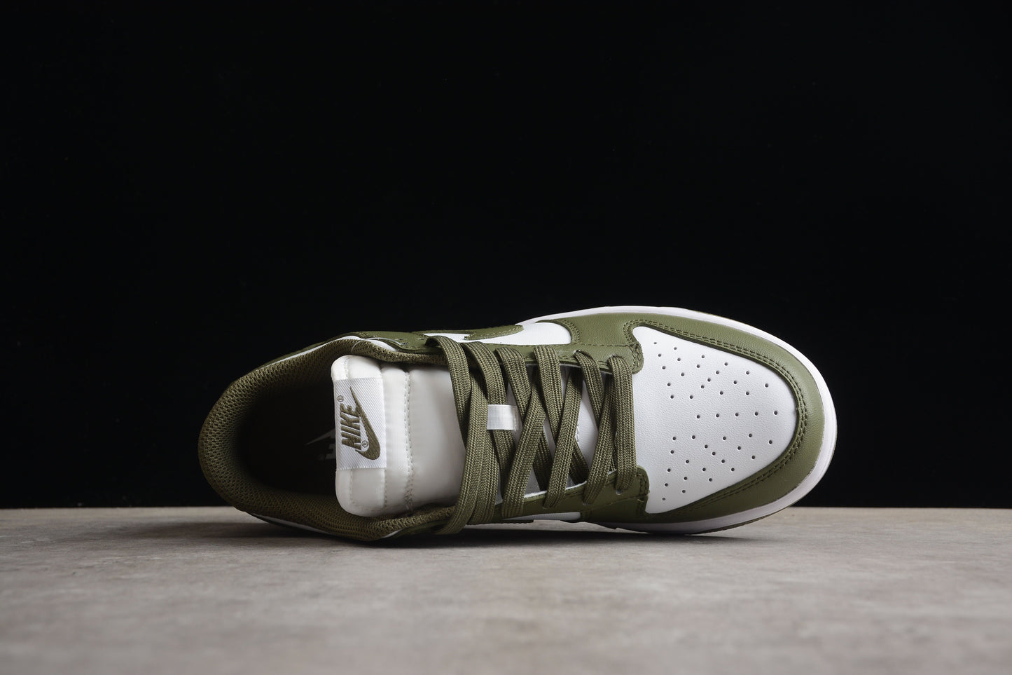 Nike Dunk Low Medium Olive