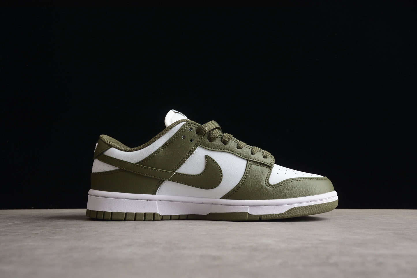 Nike Dunk Low Medium Olive