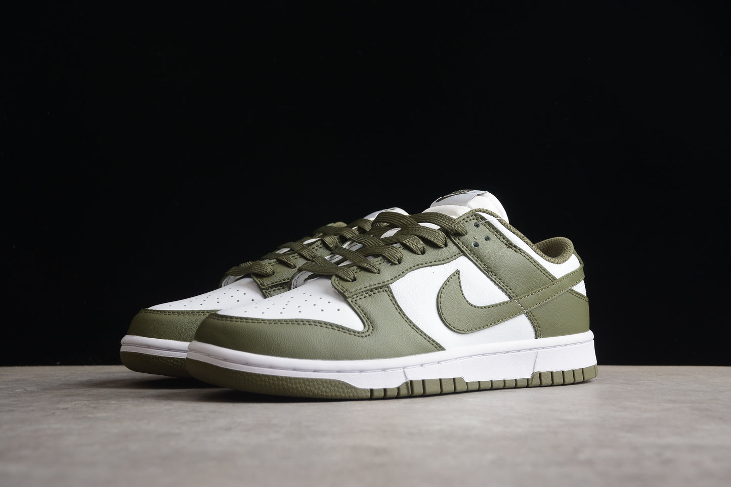 Nike Dunk Low Medium Olive