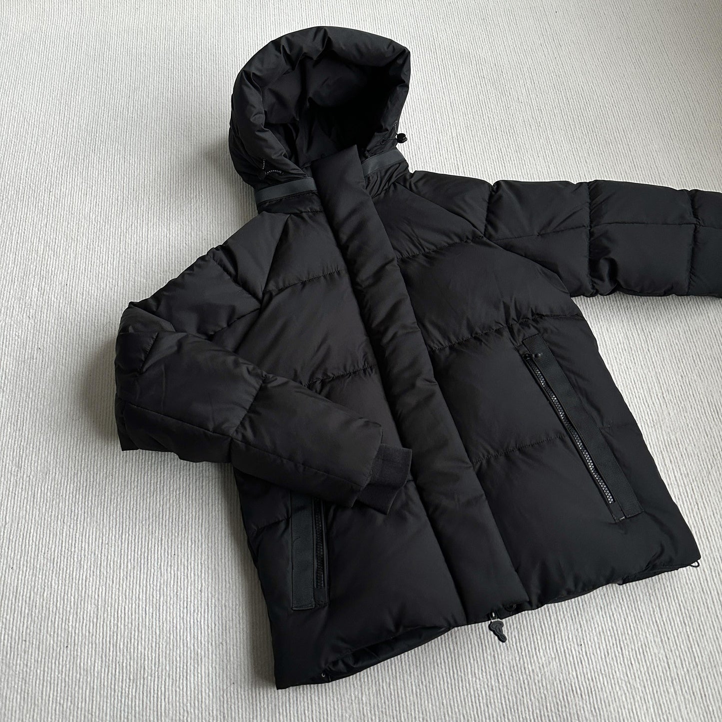 Synaworld Puffer Black